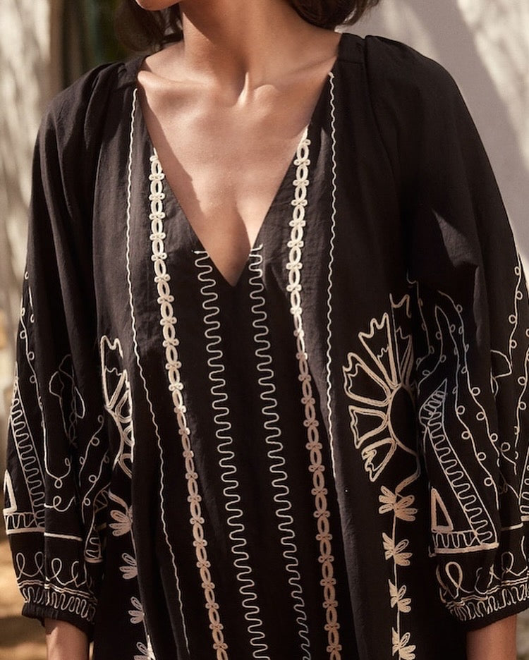 B&W Embroidered Cotton Dress: Bust- 46”