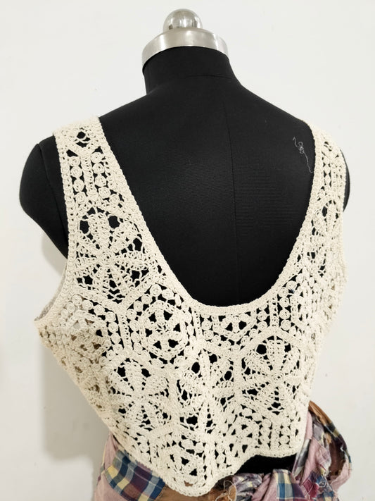 Crochet Knot Top: Bust- 40/42”
