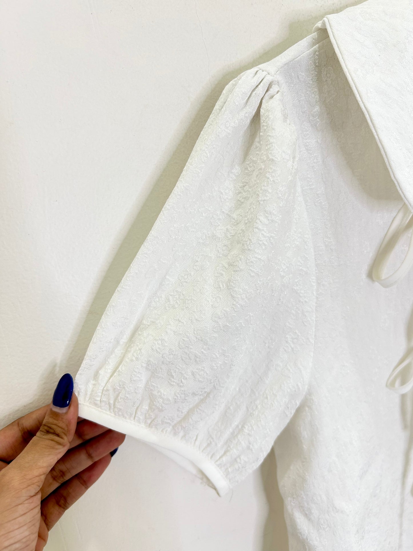 Knot Shirt: Chest-40”