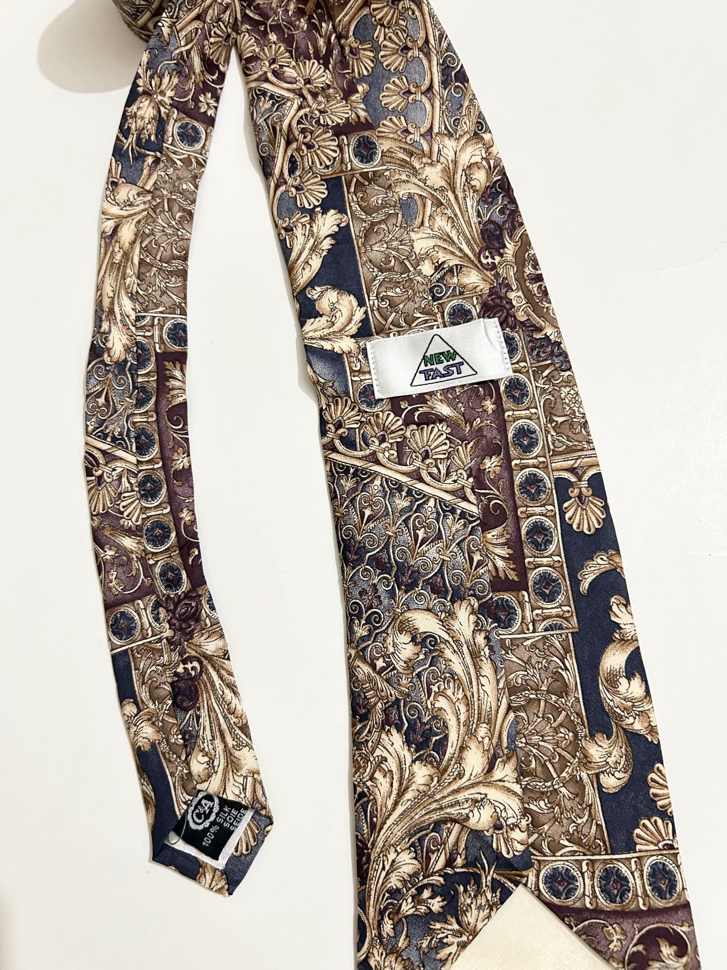 Vintage Victoria Tie
