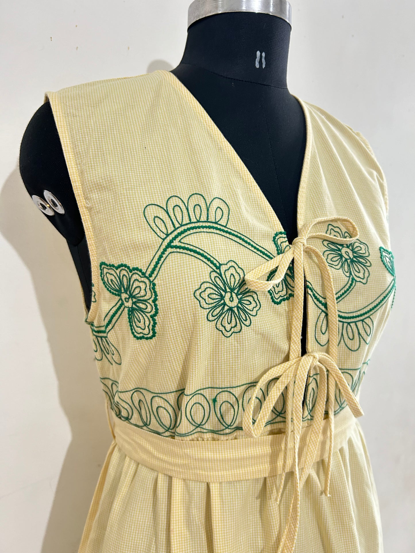 Cotton dress with green embroidery