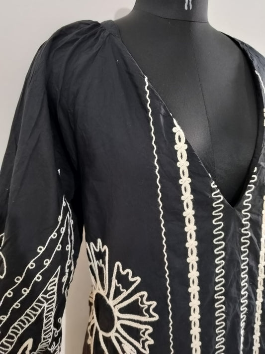 B&W Embroidered Cotton Dress: Bust- 46”