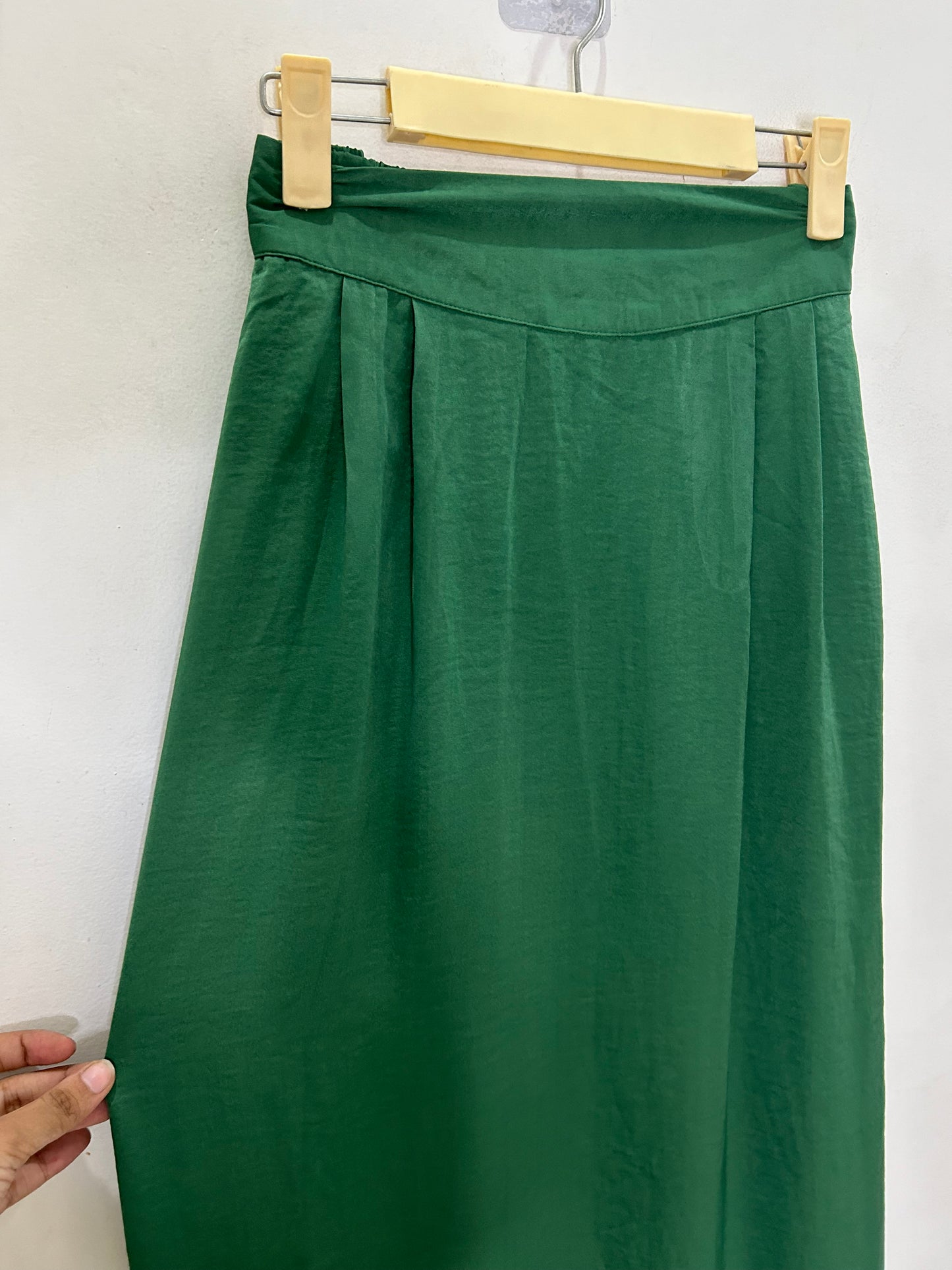 Solid Green Skirt (with pockets)