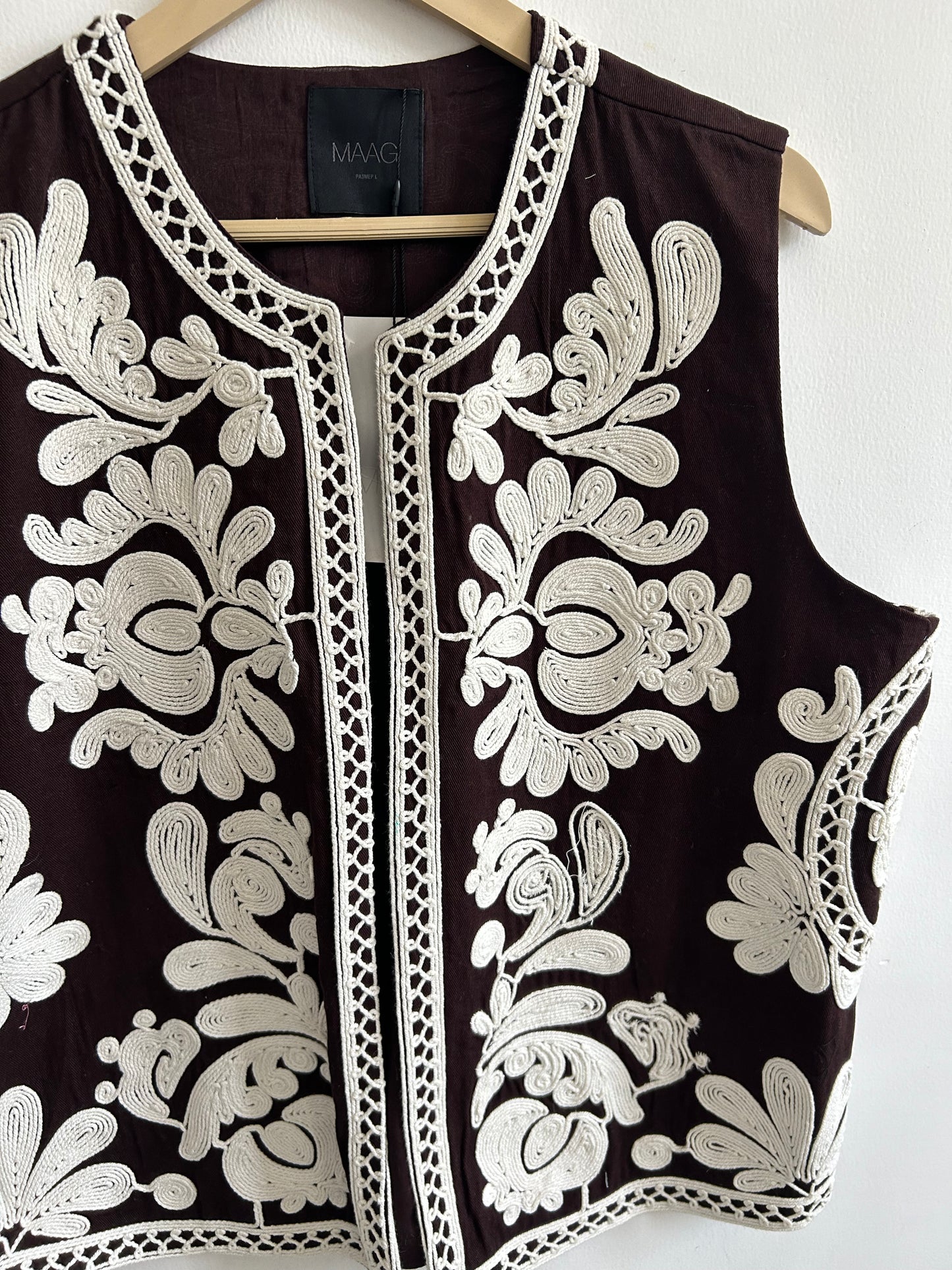 Embroidered Cotton Vest: 44”
