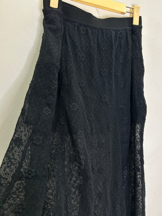 Lace skirt with lining