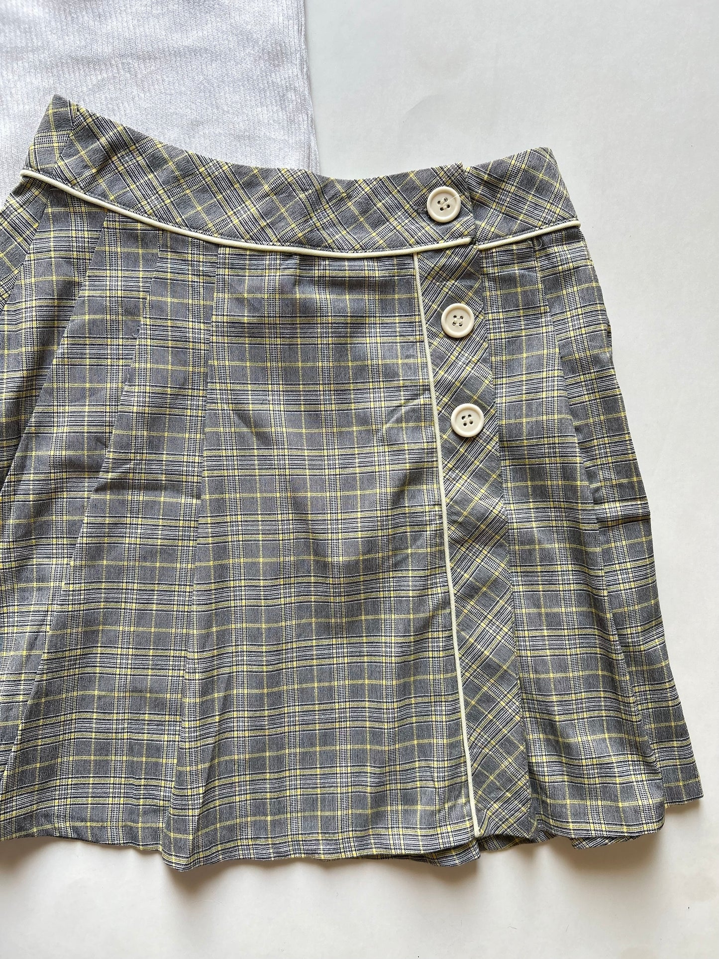 Side Button Skirt Waist 28”
