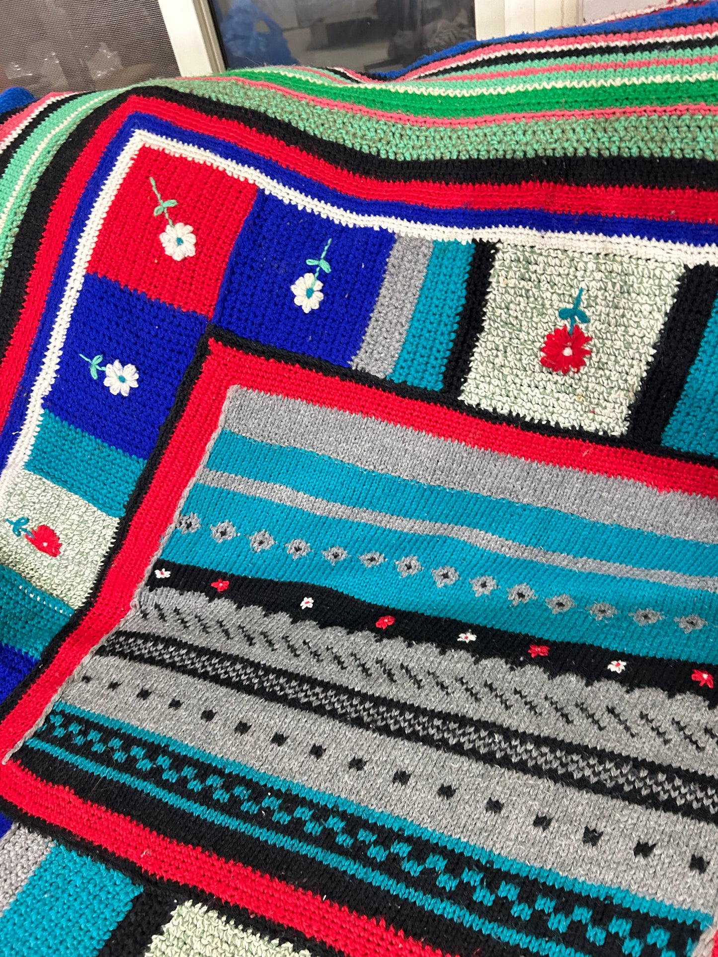 Daisy Square Crochet Throw