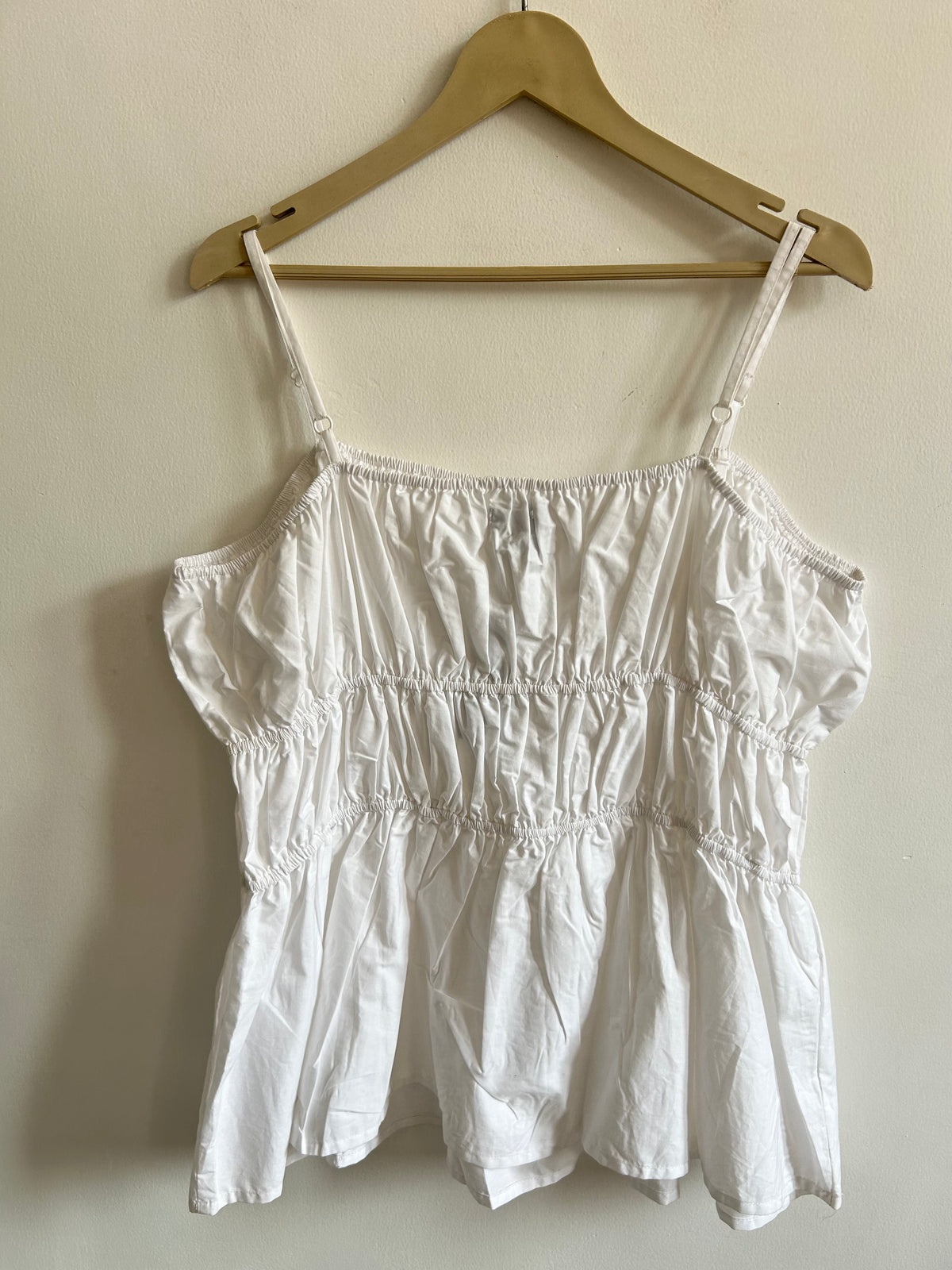 BOOHOO White Ruched Top: 48”