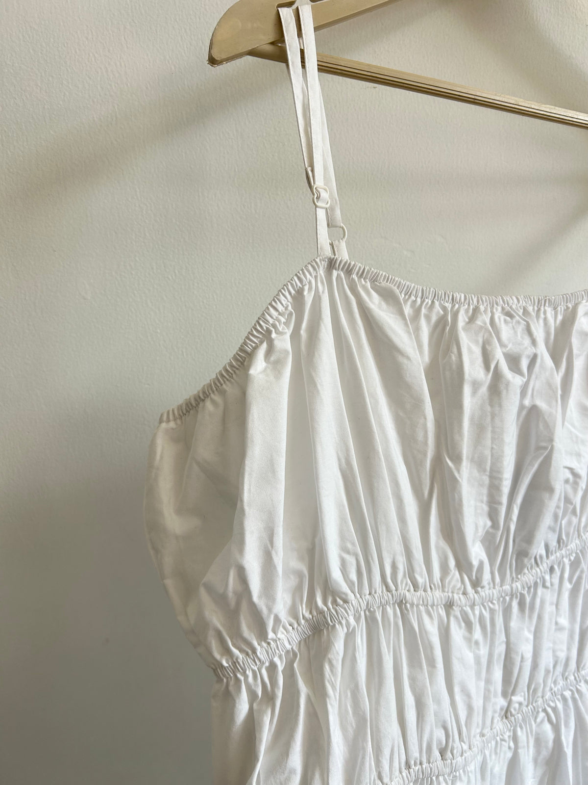 BOOHOO White Ruched Top: 48”