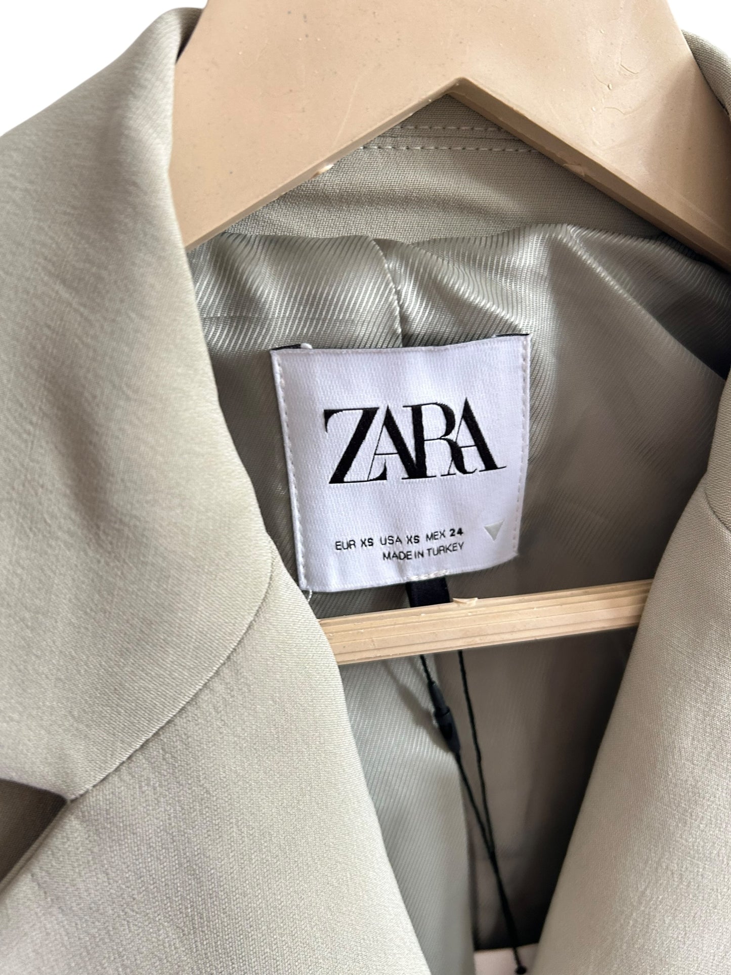 Zara Solid Green Blazer