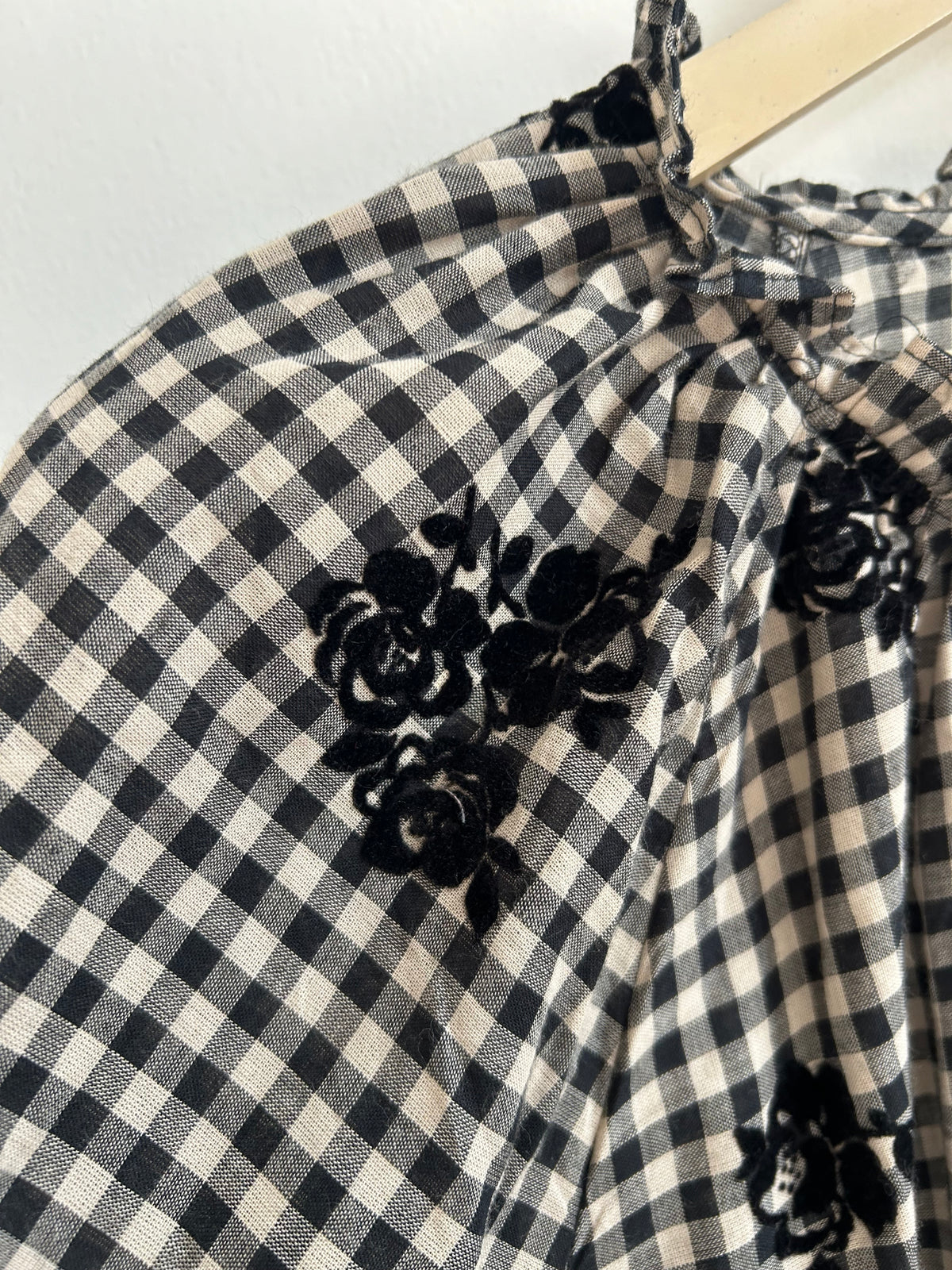 Grid B&W Top: 52”