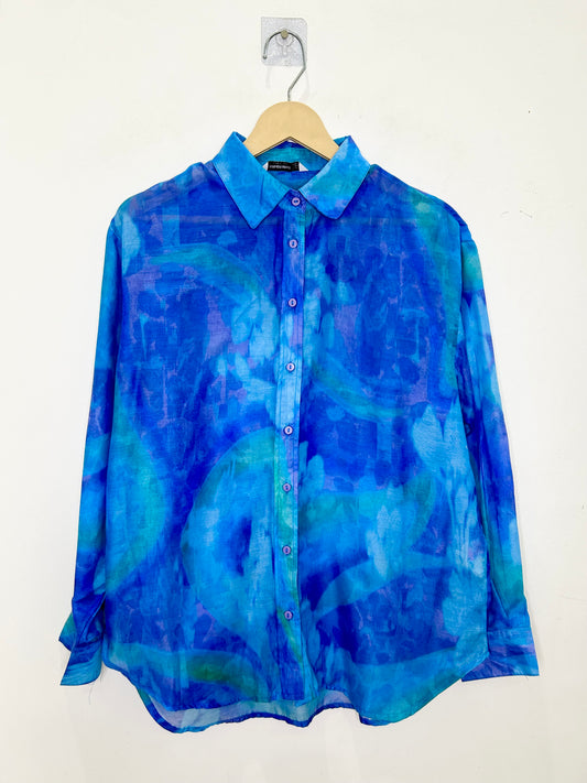Gradient Blue Shirt
