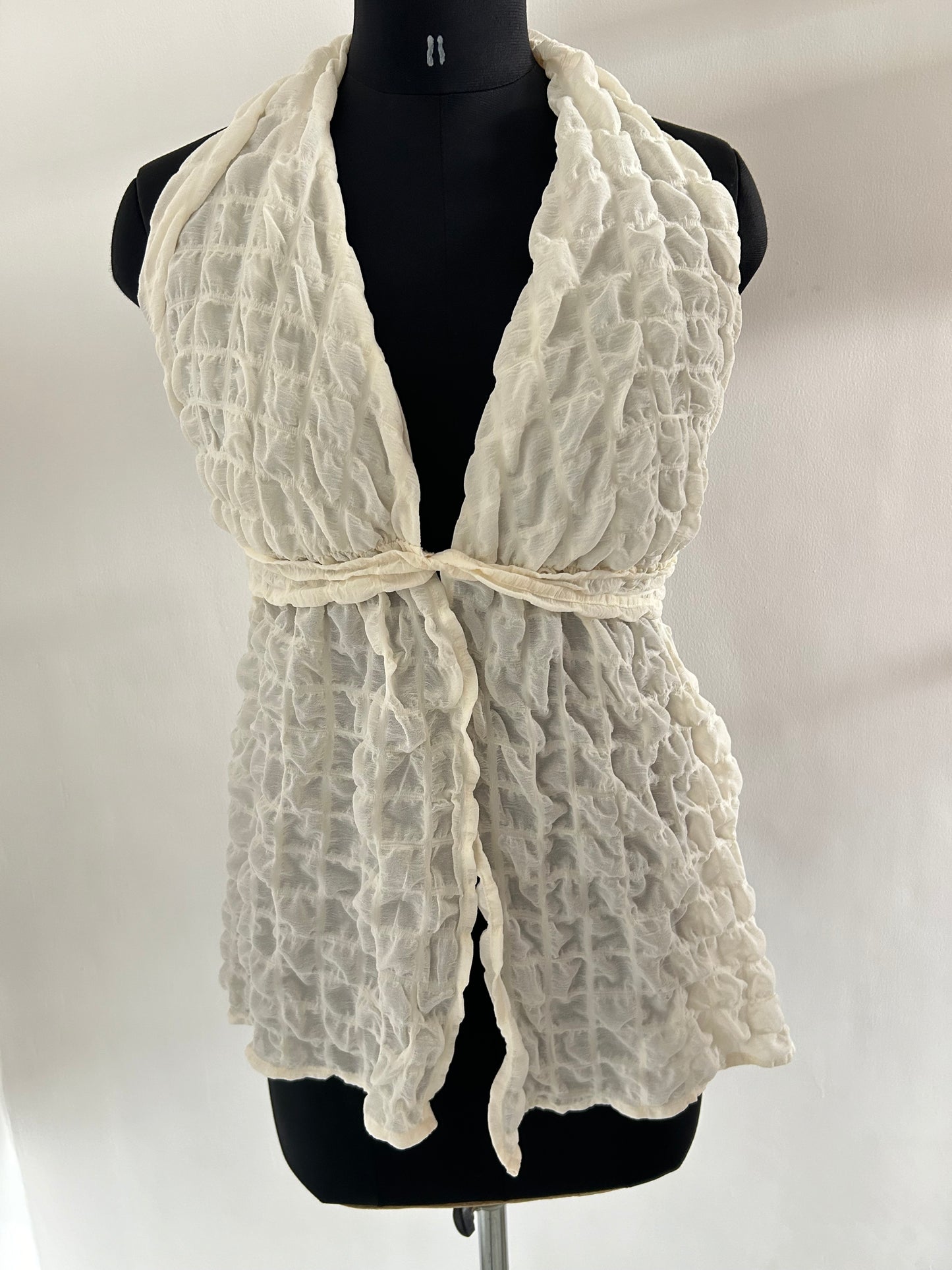 PRETTY LITTLE THING Popcorn Halterneck Top