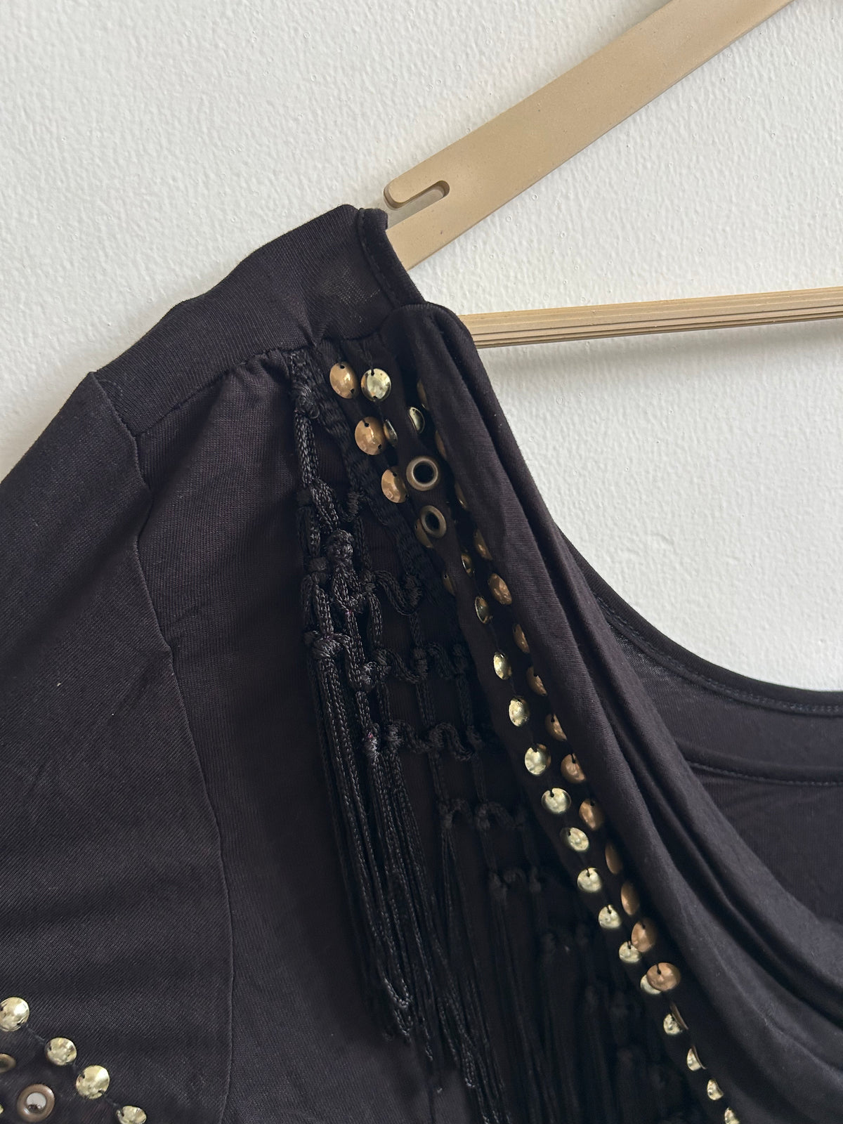 Black Scarf Top: 40”