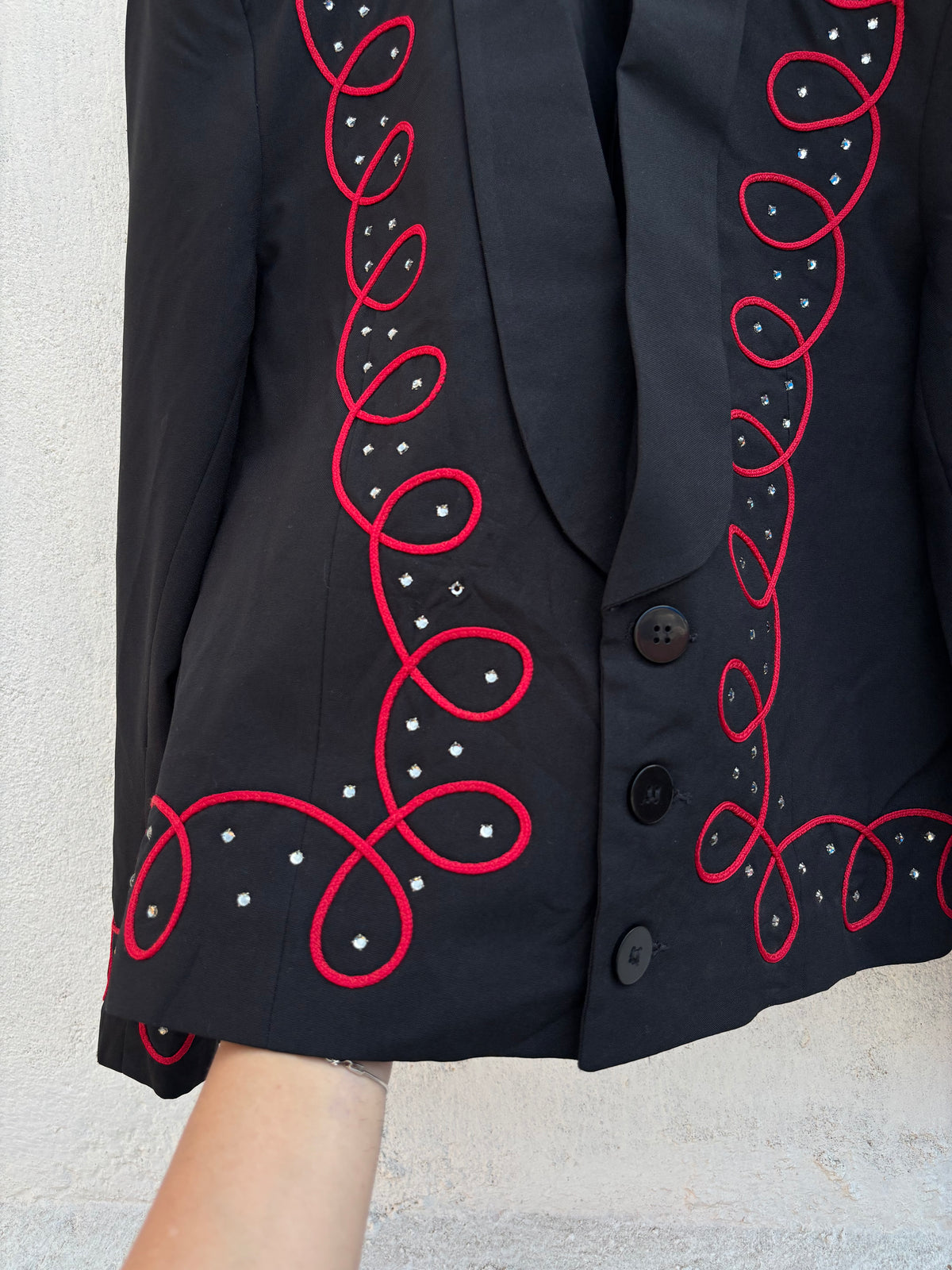 Black Detailed Blazer: 40”