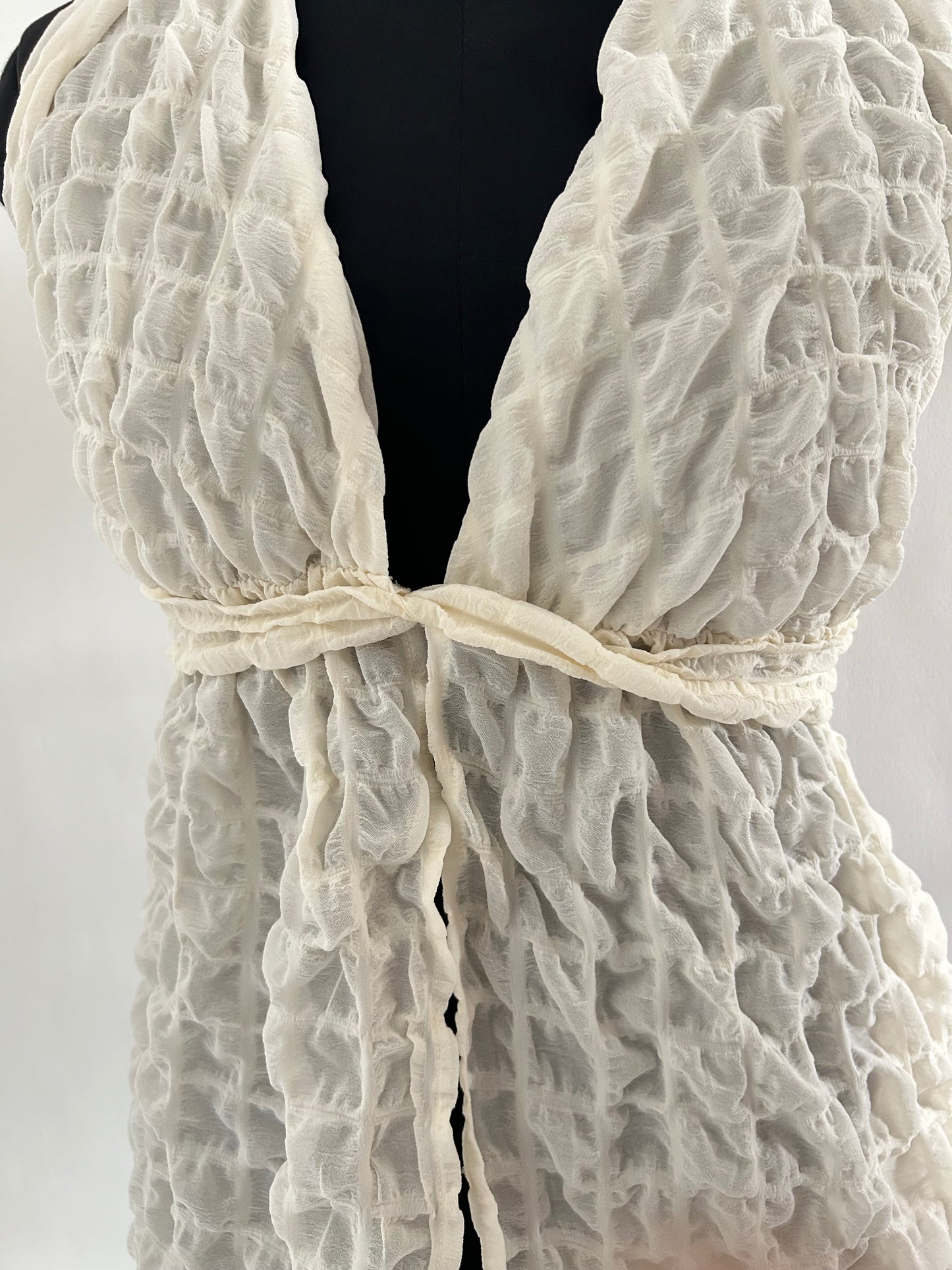 PRETTY LITTLE THING Popcorn Halterneck Top