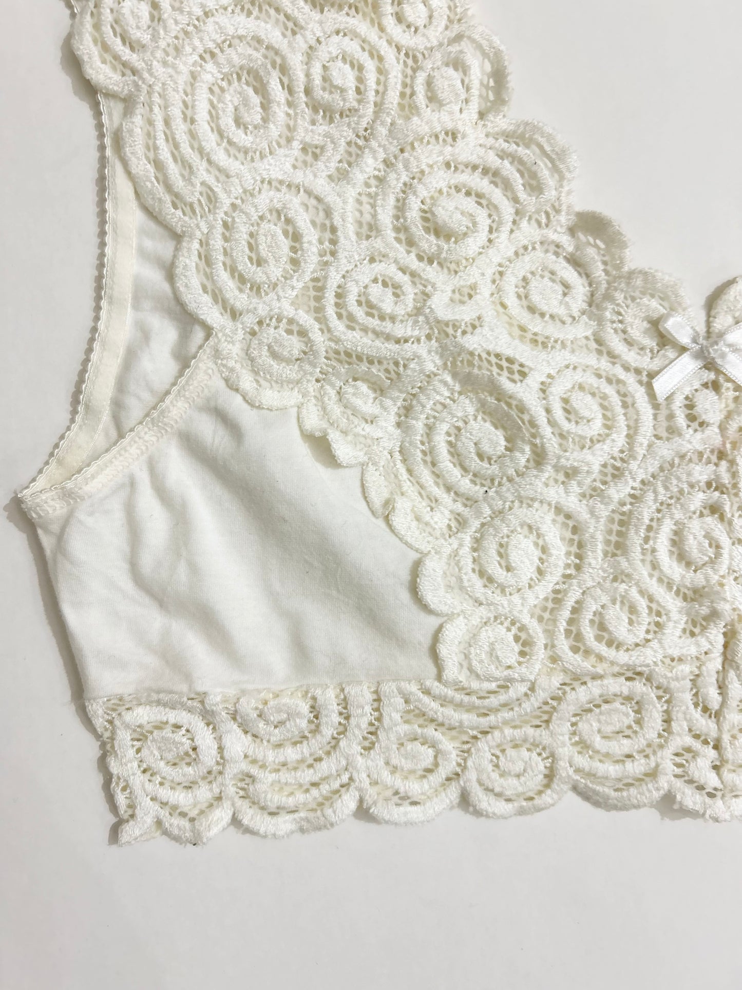 White lace bralette