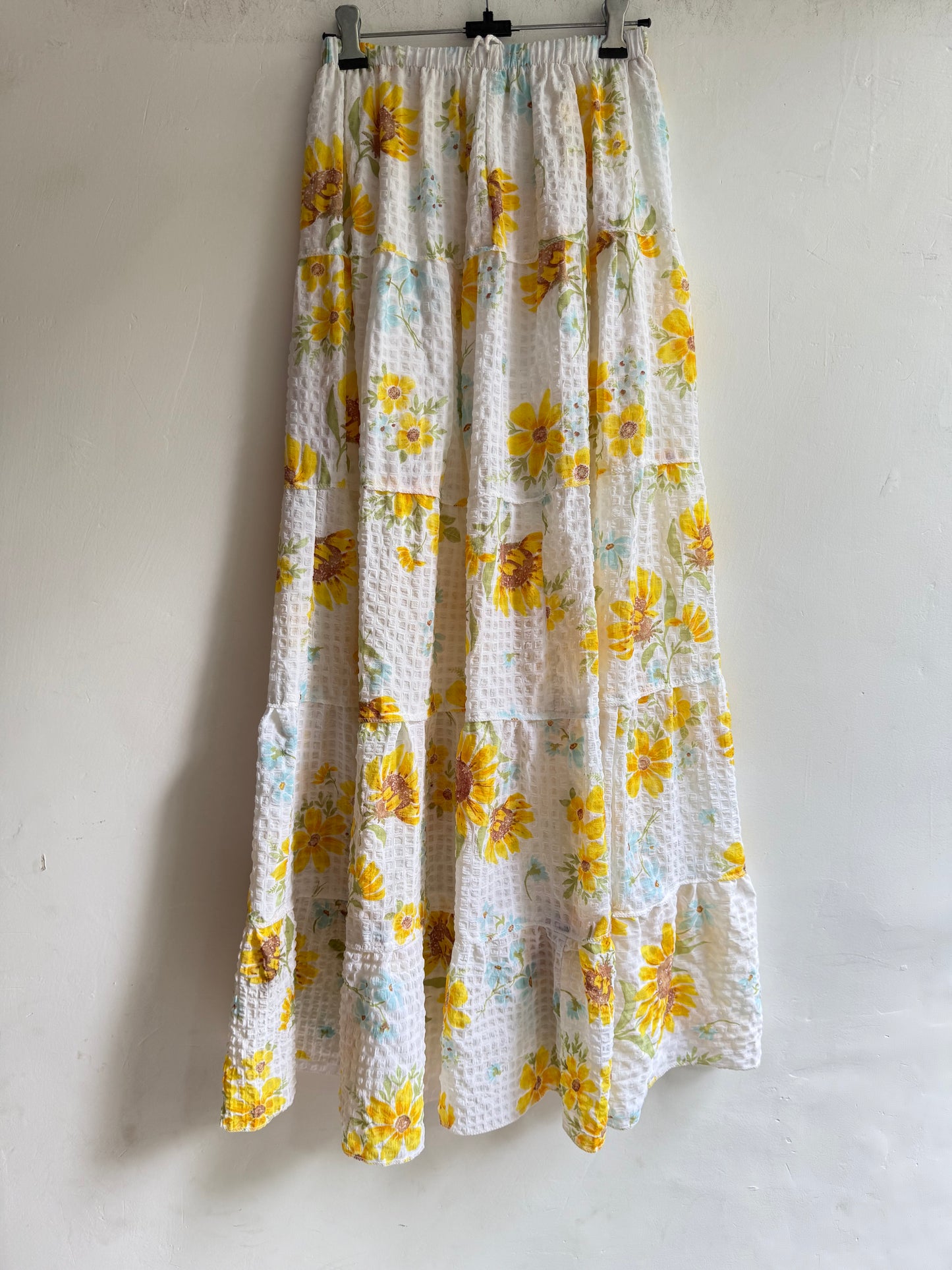 Sunflower Skirt: Waist- 26” TO 36”