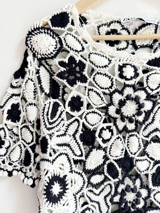 Crochet B&W Top