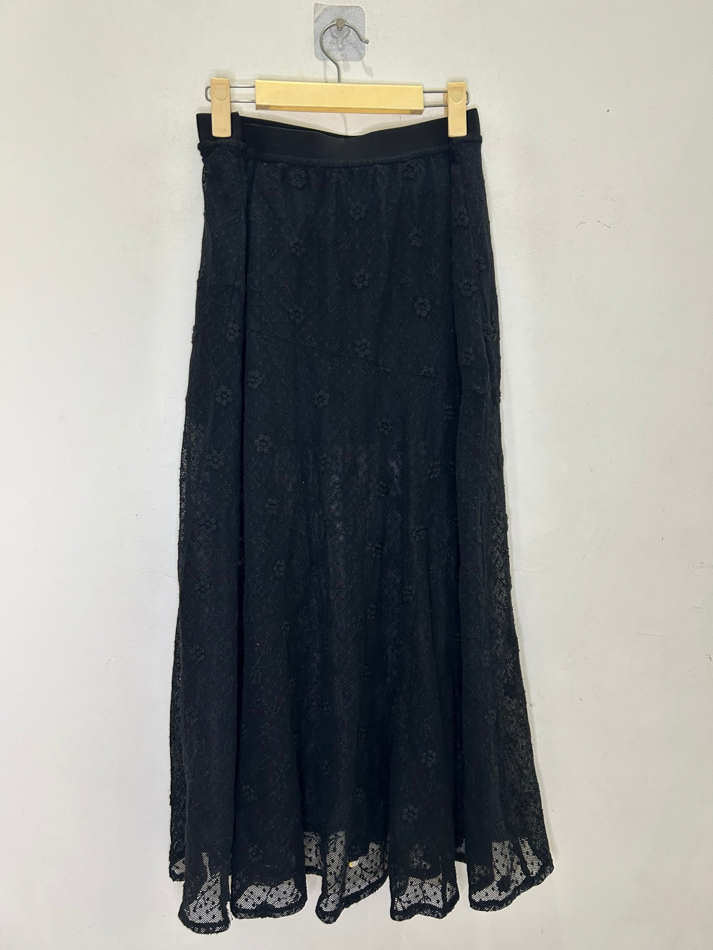 Lace skirt with lining