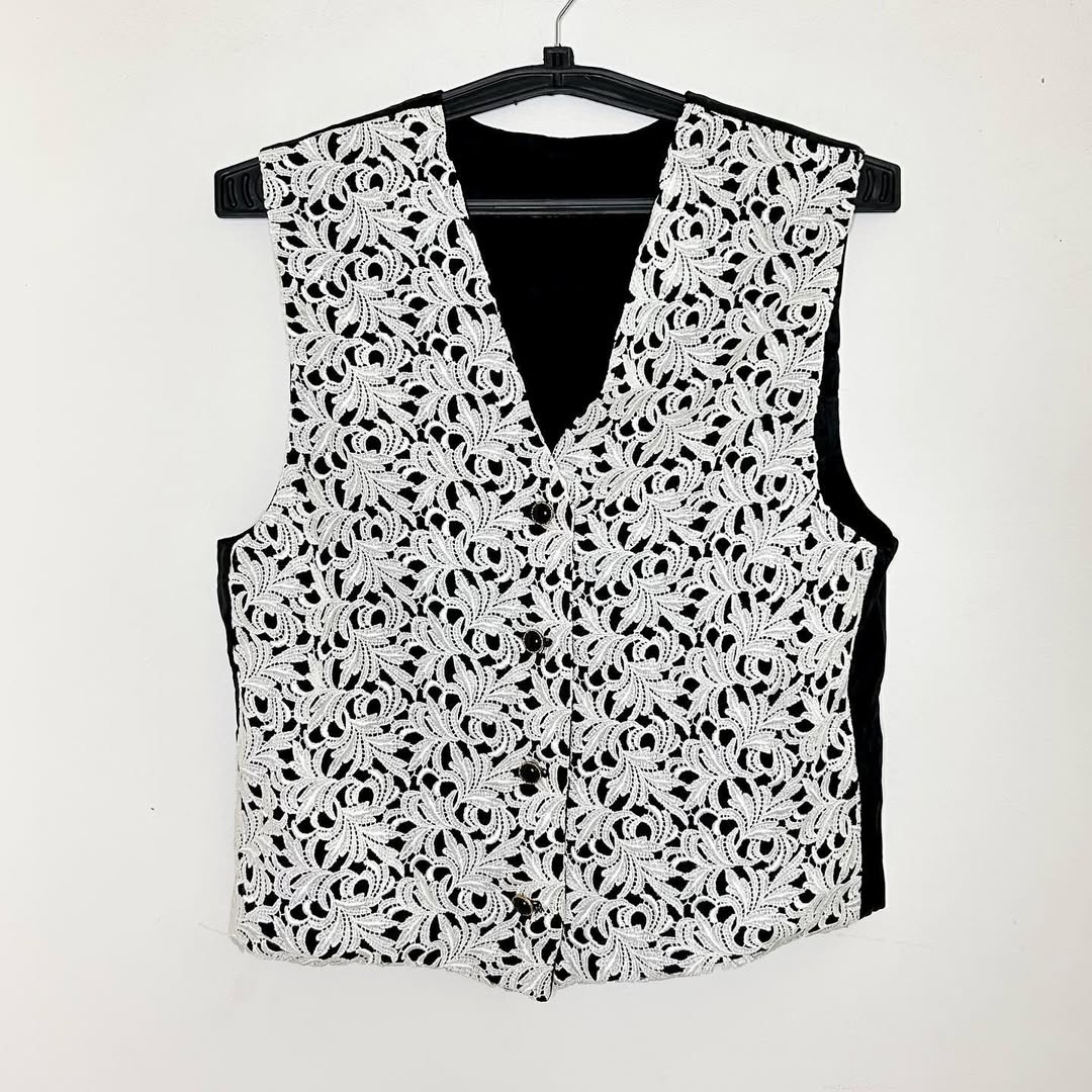 B&W Vest