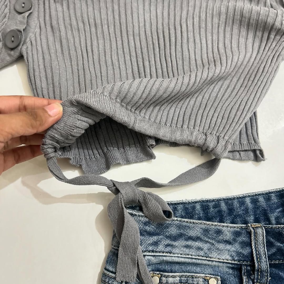 Grey Detachable Sleeves Top