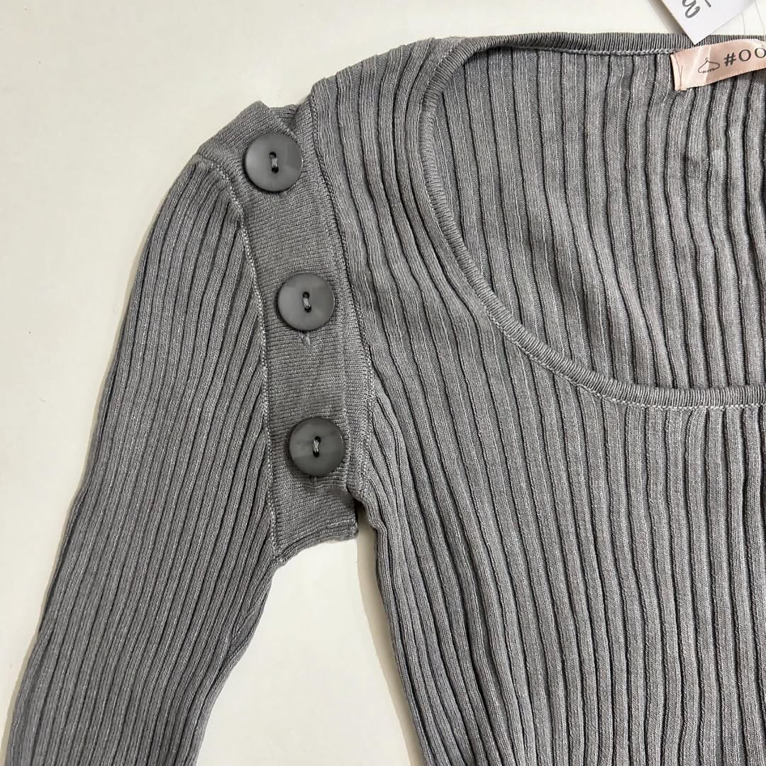 Grey Detachable Sleeves Top