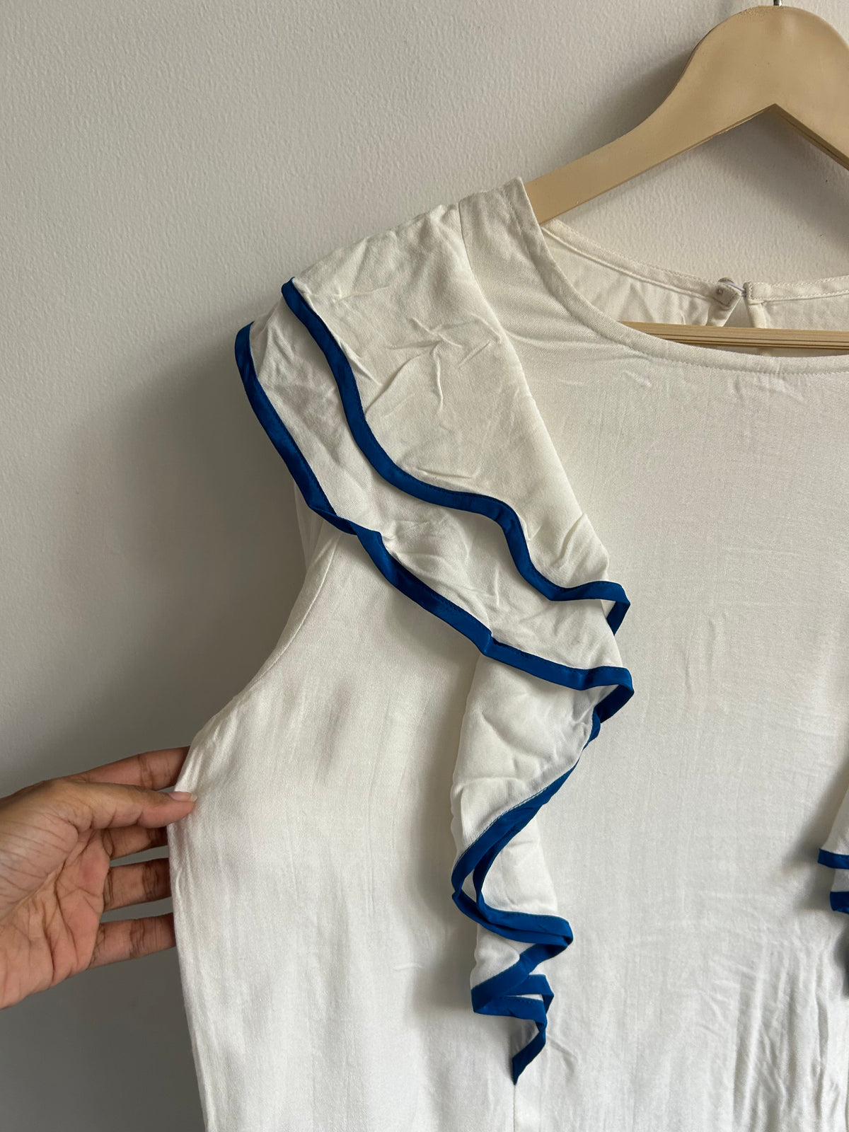 Ruffle White Top: 36”