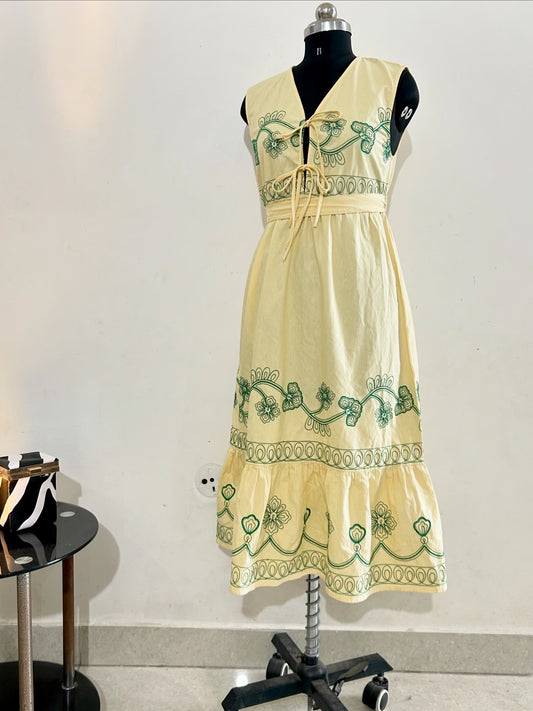 Cotton dress with green embroidery