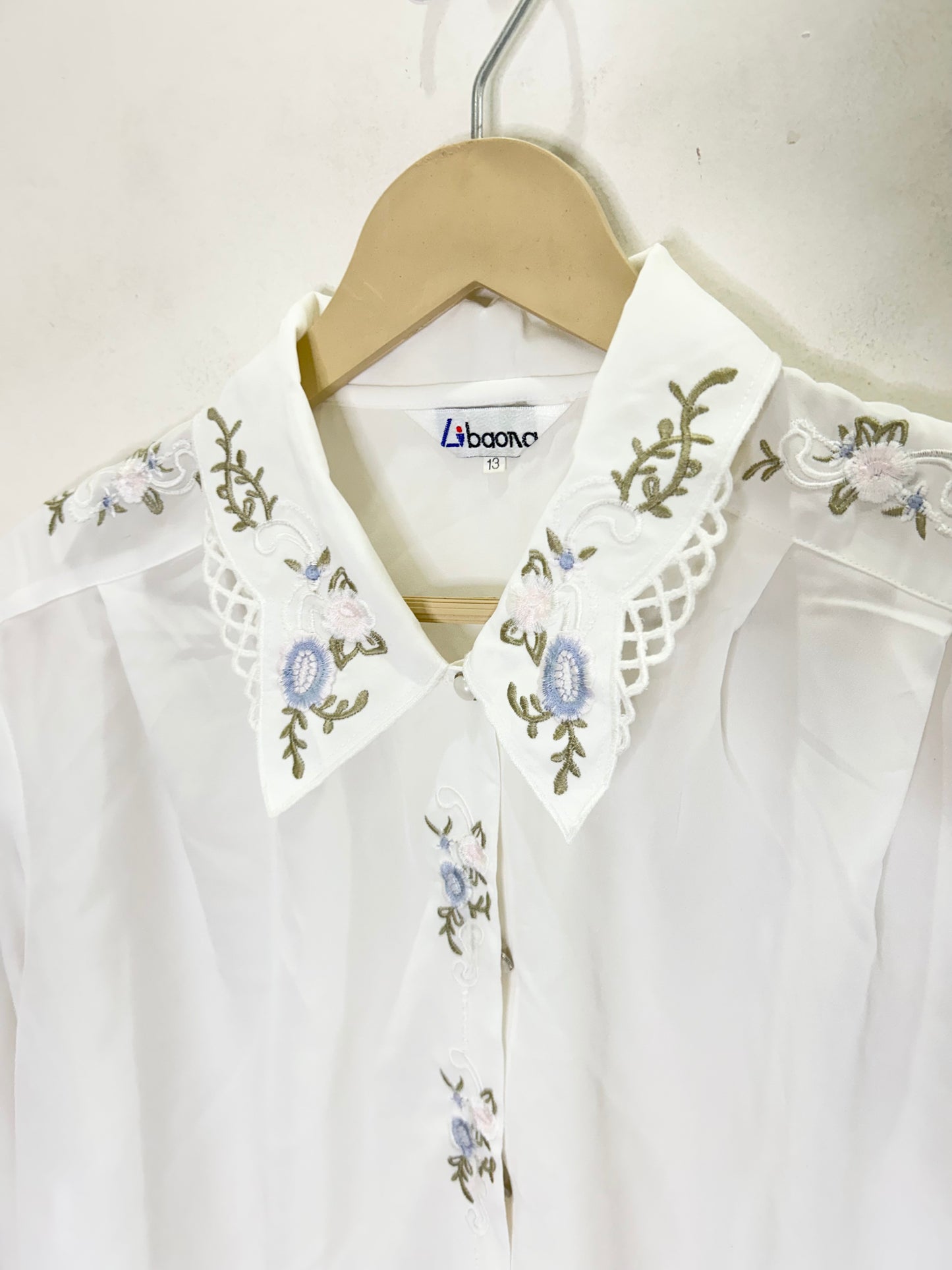 Floral Shirt: Chest: 44”