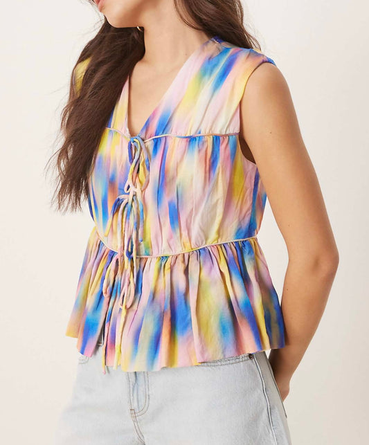YAS sleeveless tie-front top in multicolur smudge print