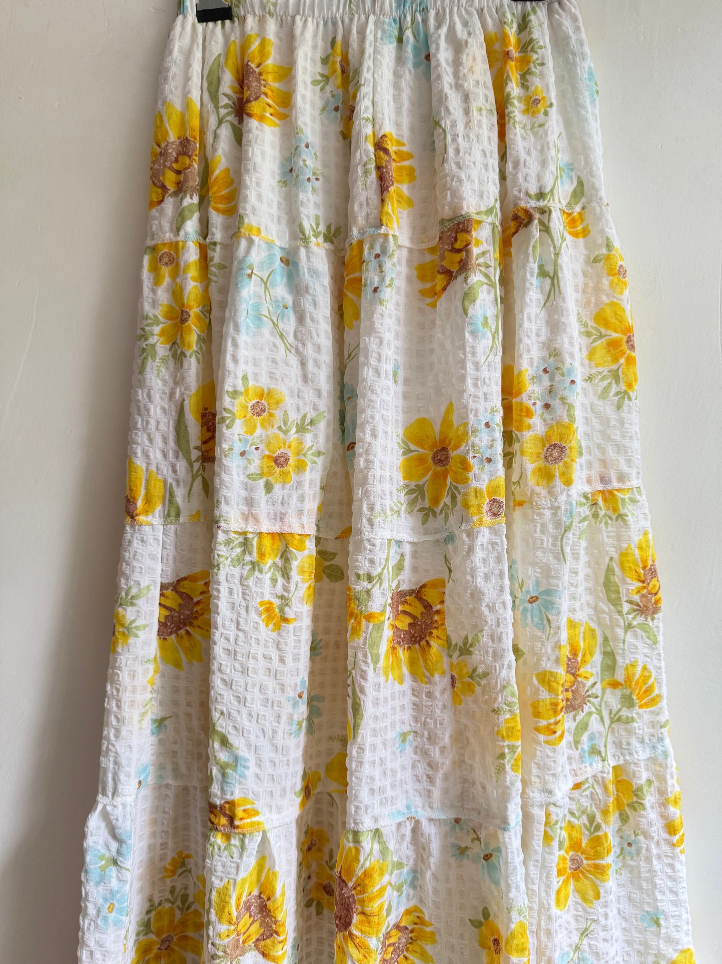 Sunflower Skirt: Waist- 26” TO 36”