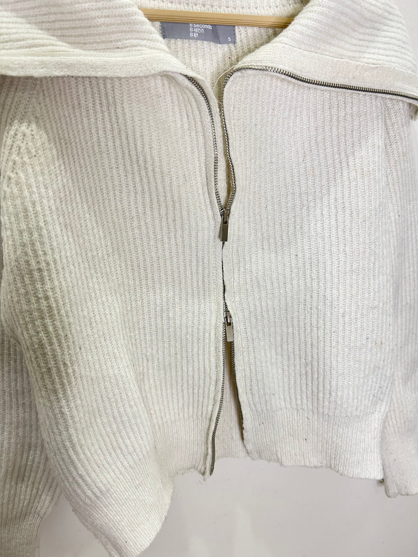 White double zip Sweater