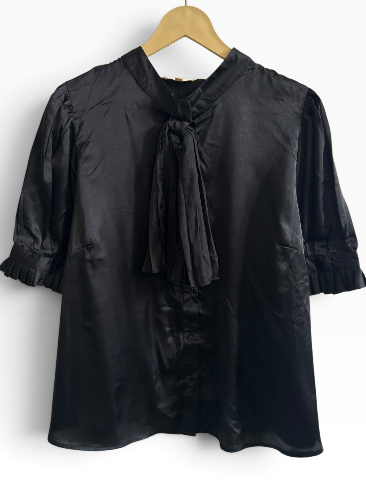 Bow Black Top:46”