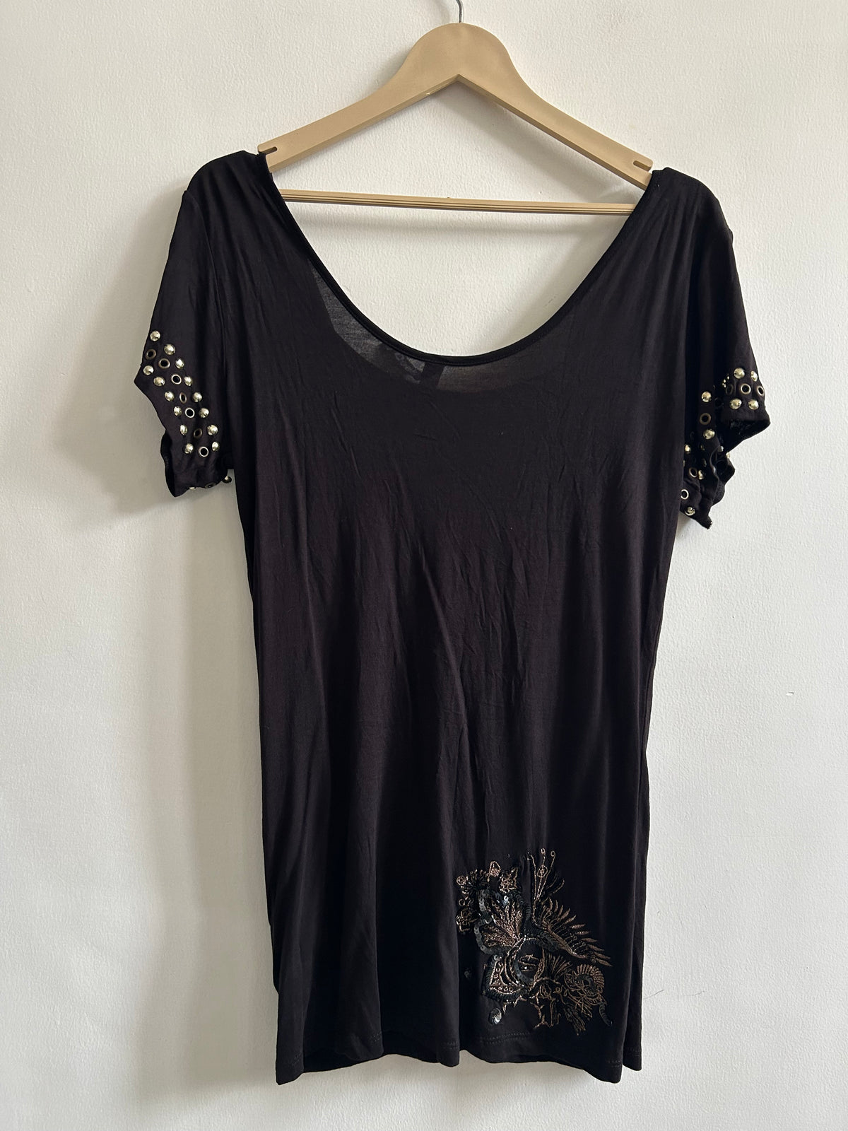 Black Scarf Top: 40”