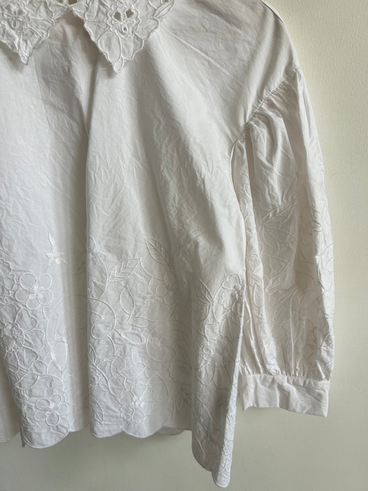 White Cotton Top: 36”