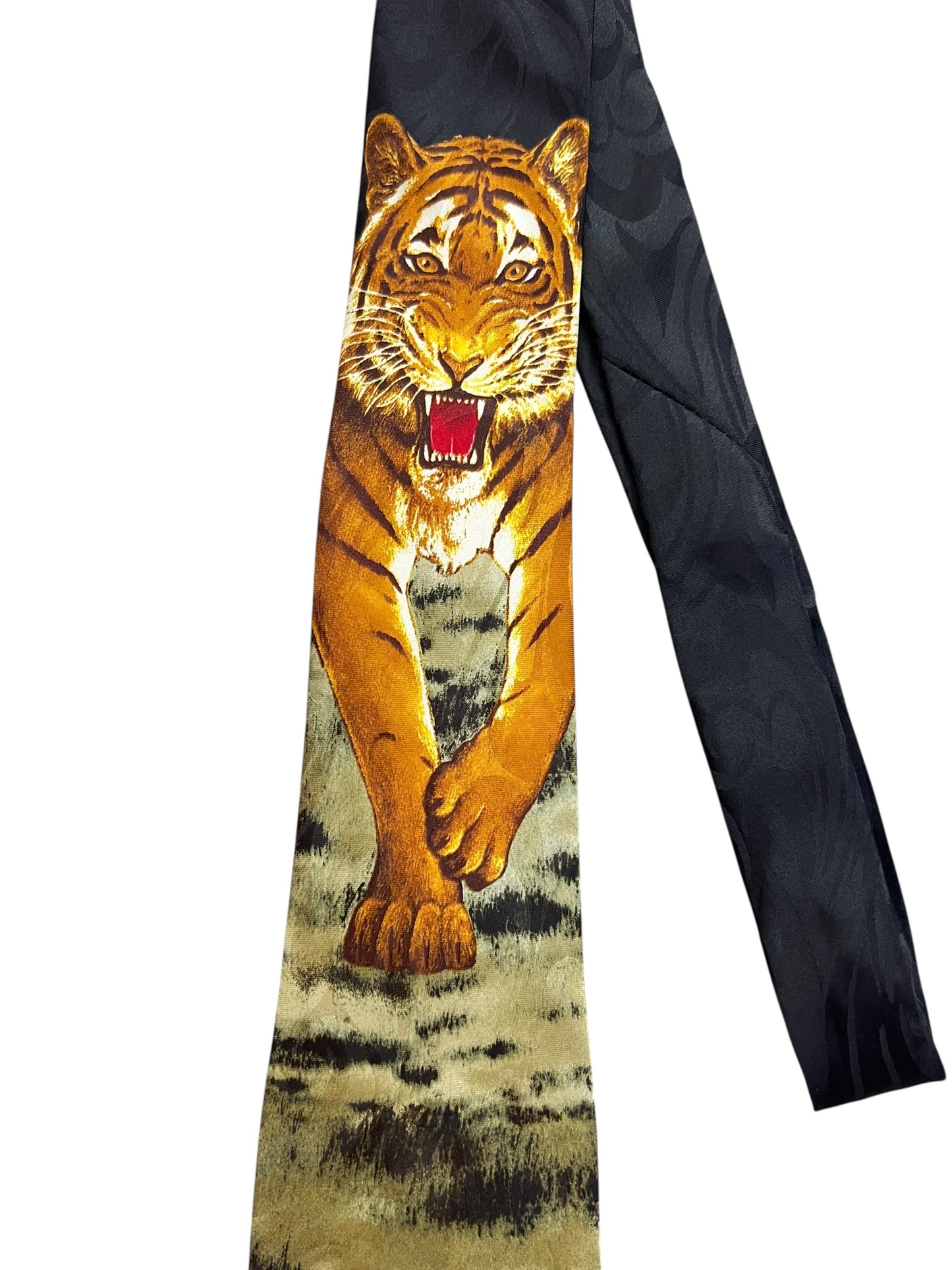 Pinteresty Charging Tiger Tie