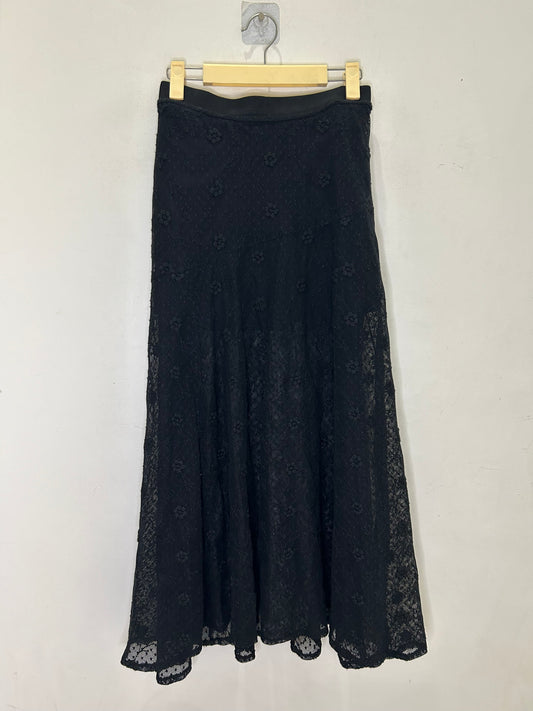 Lace skirt with lining