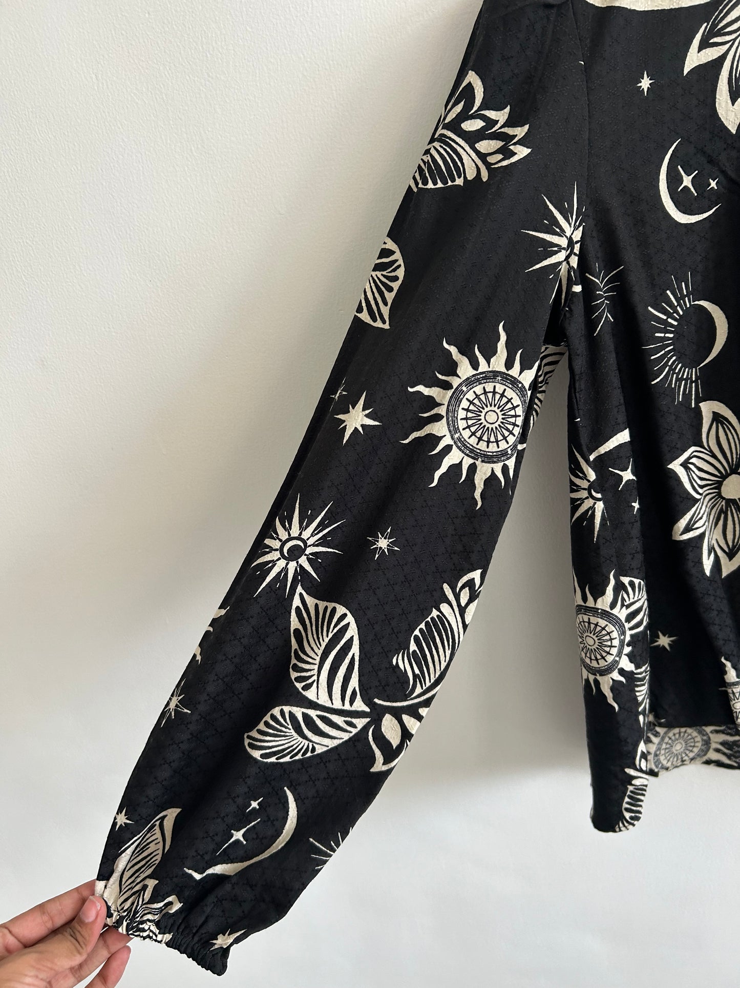Sun Moon Top