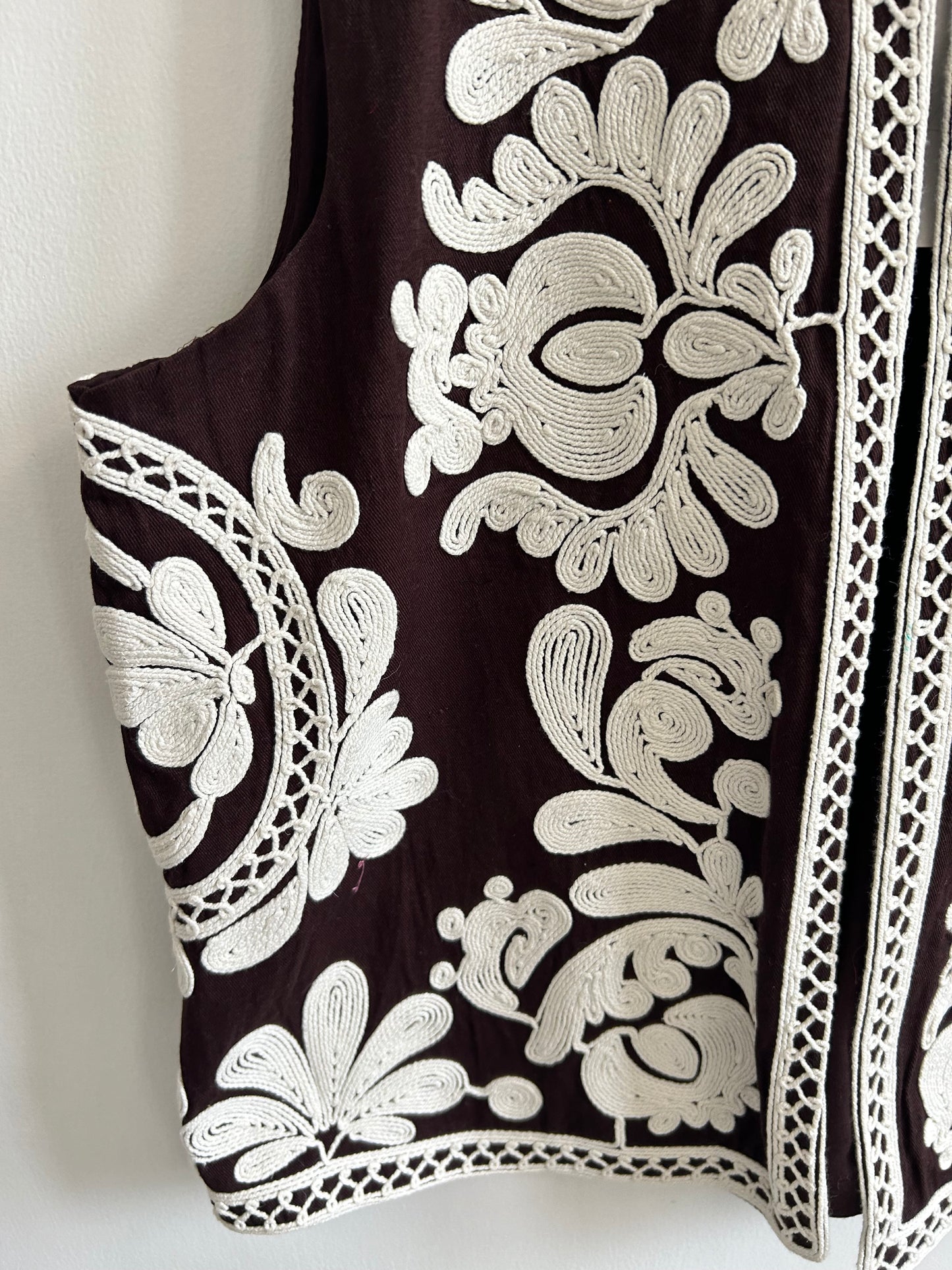 Embroidered Cotton Vest: 44”