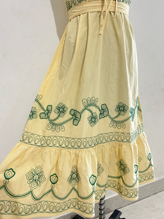 Cotton dress with green embroidery