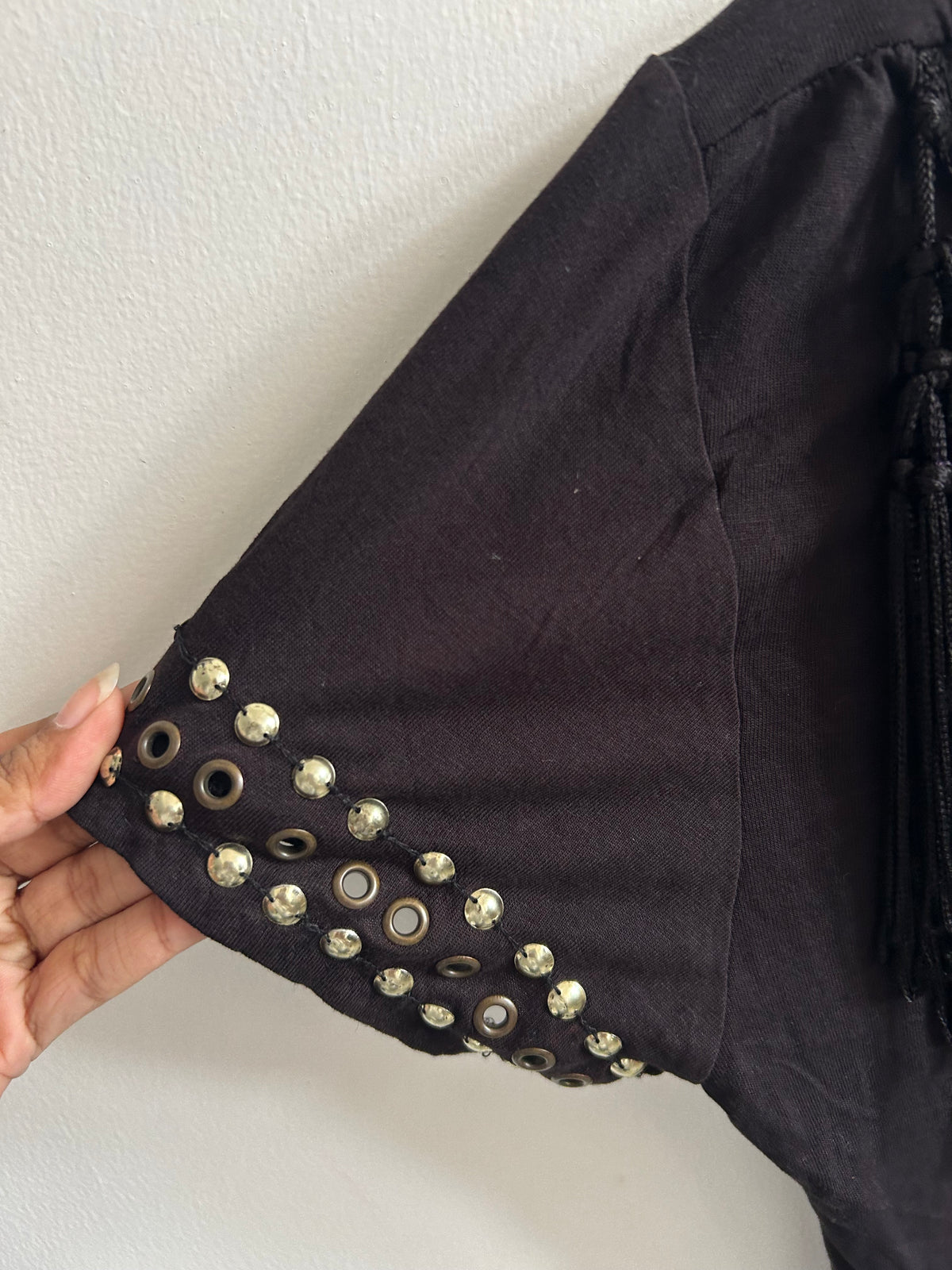 Black Scarf Top: 40”