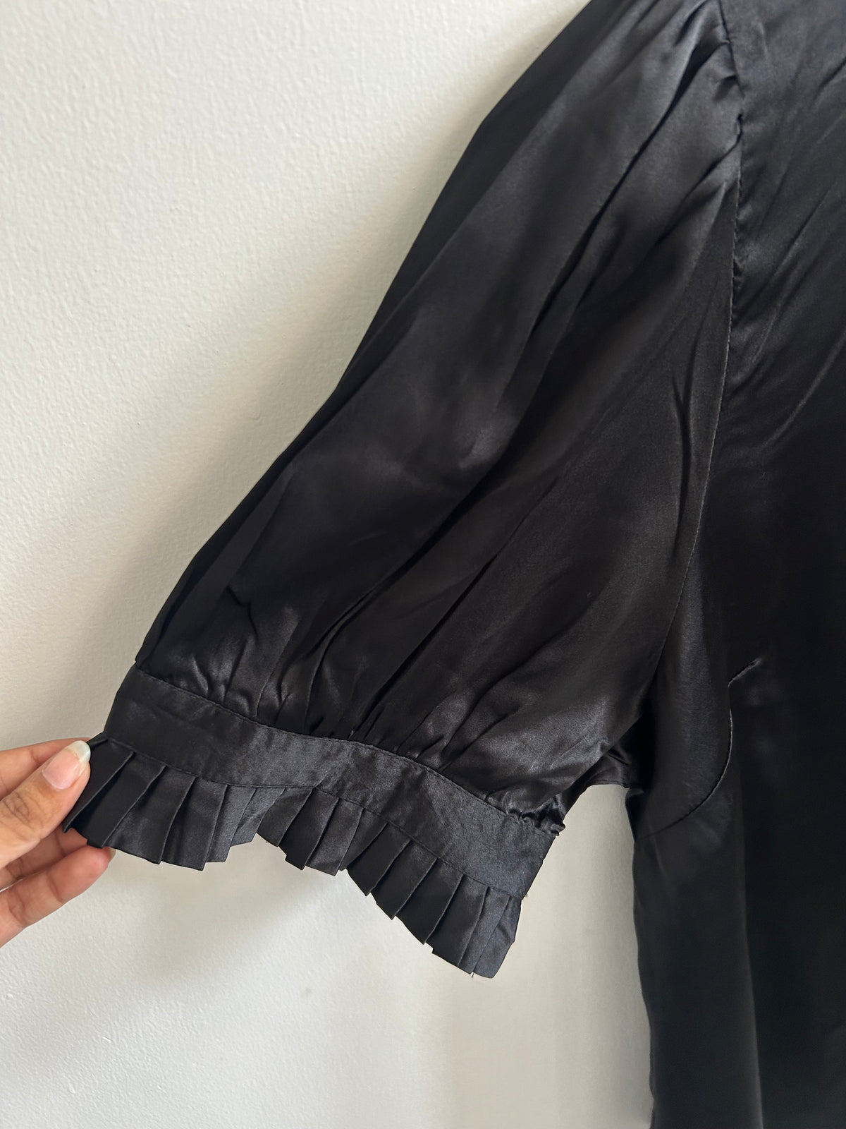 Bow Black Top:46”