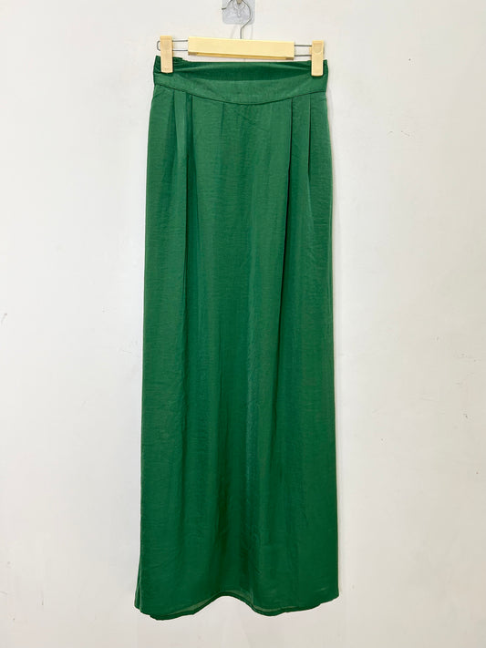Solid Green Skirt (with pockets)
