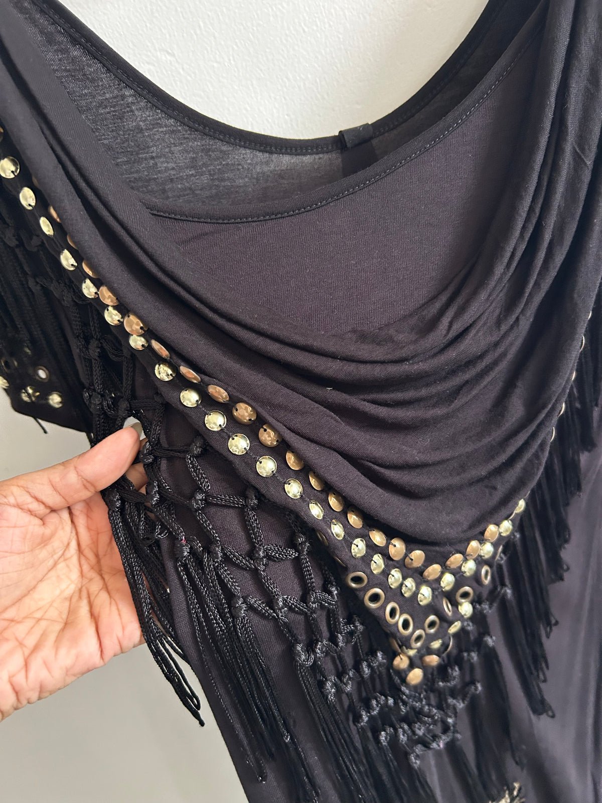 Black Scarf Top: 40”