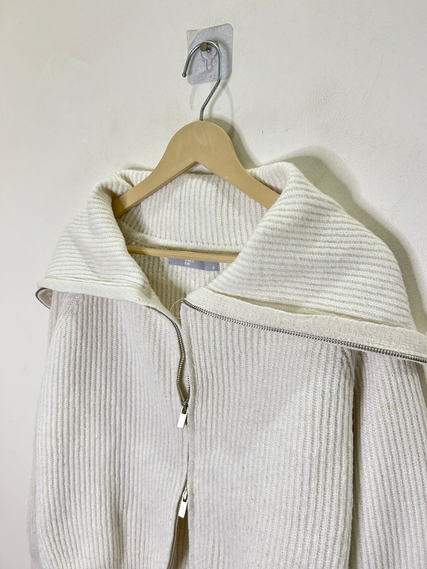 White double zip Sweater