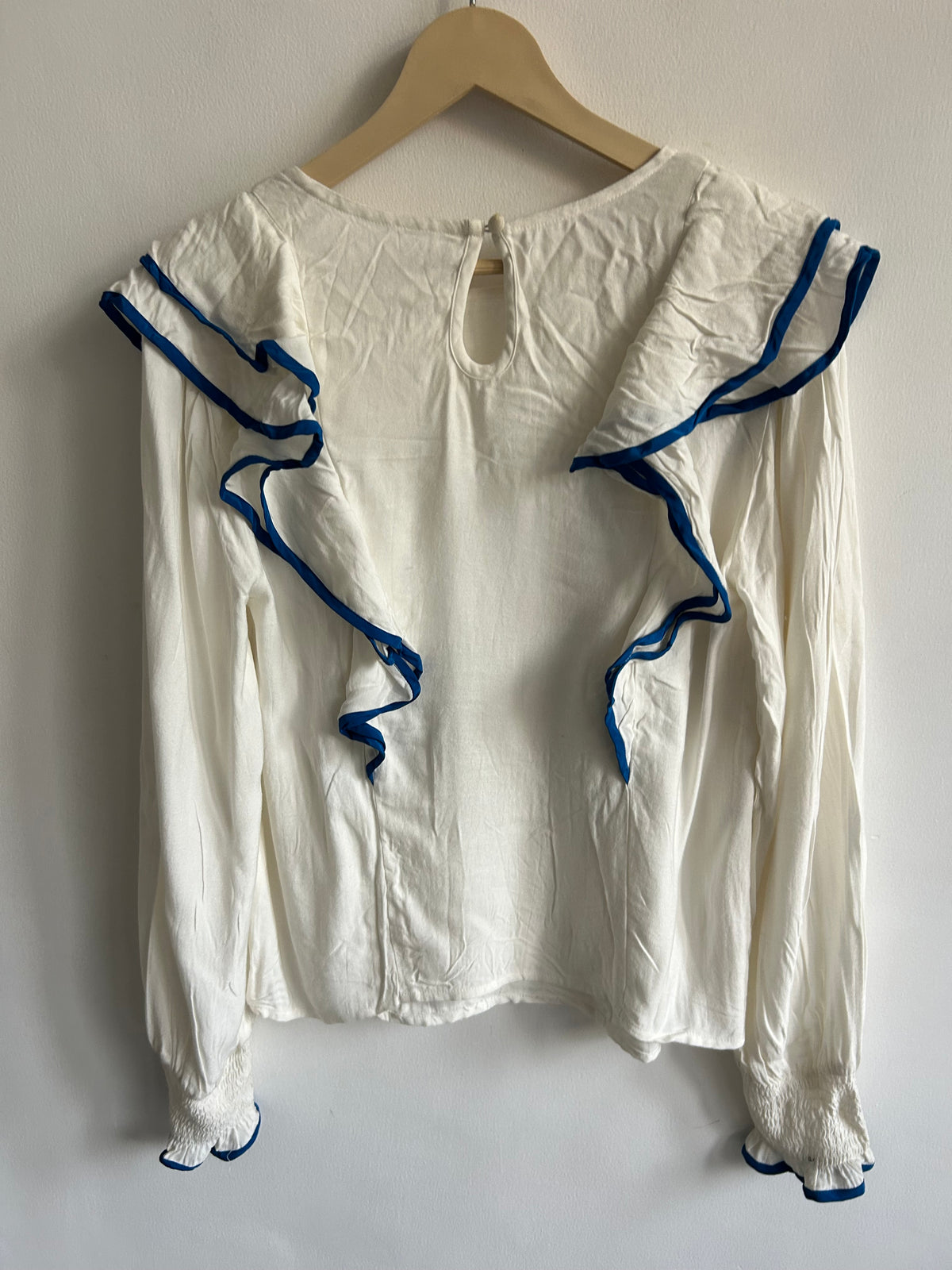 Ruffle White Top: 36”