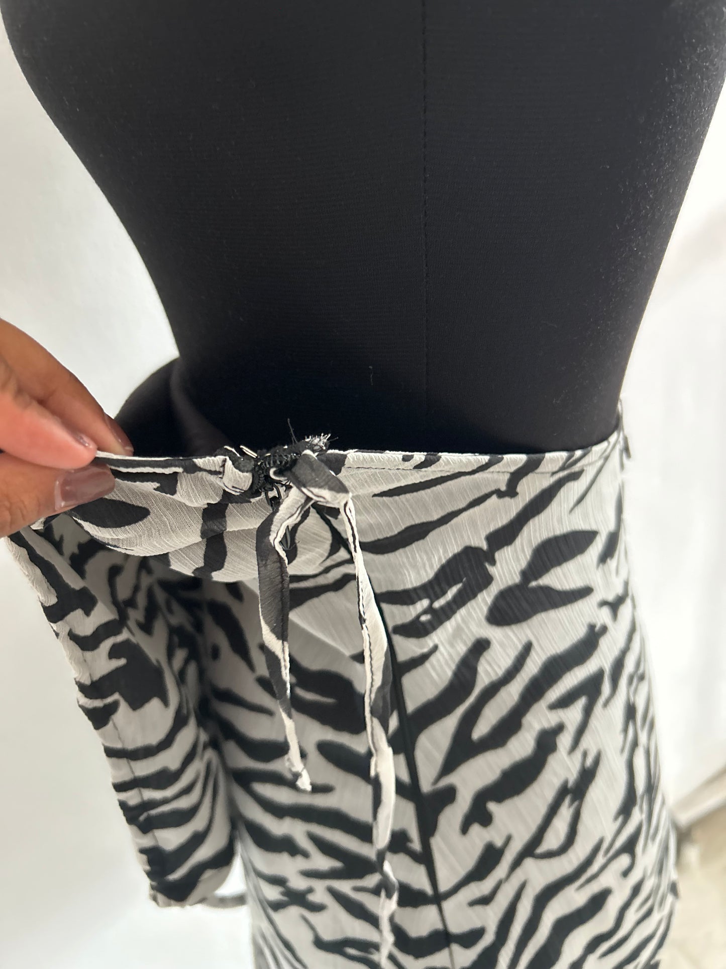 BOOHOO Zebra Chiffon Asymmetric Cami:34”