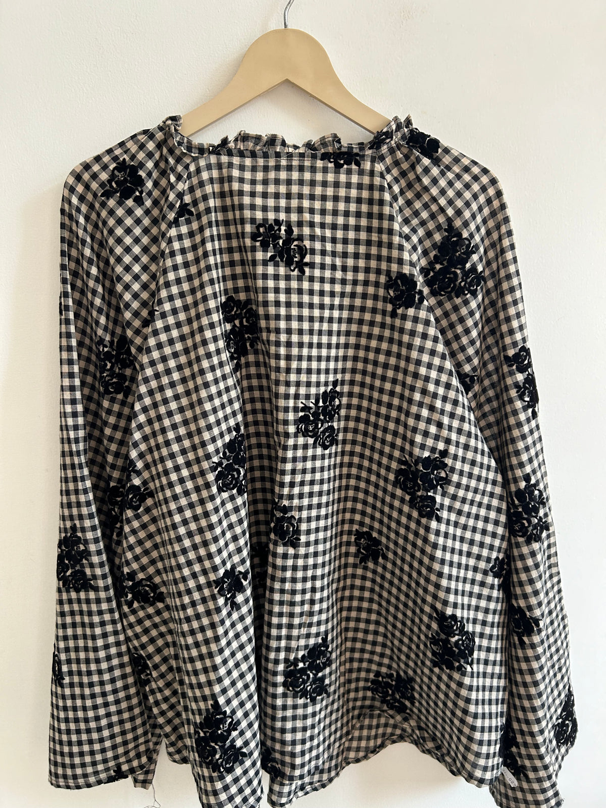 Grid B&W Top: 52”