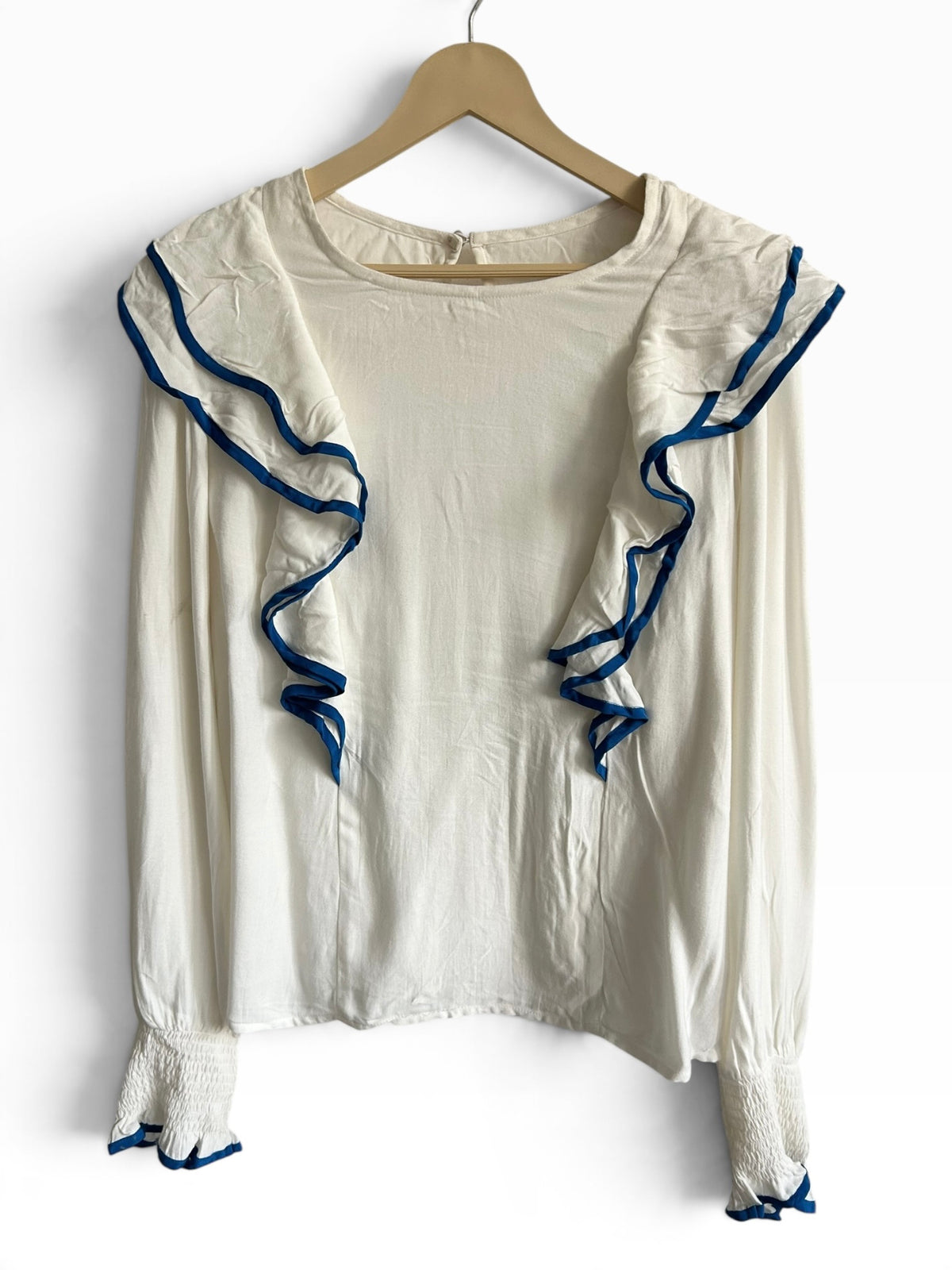 Ruffle White Top: 36”